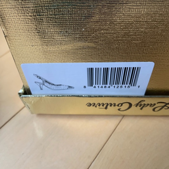 Silver sparkle dress pumps! Size 8 - Picture 2 of 5